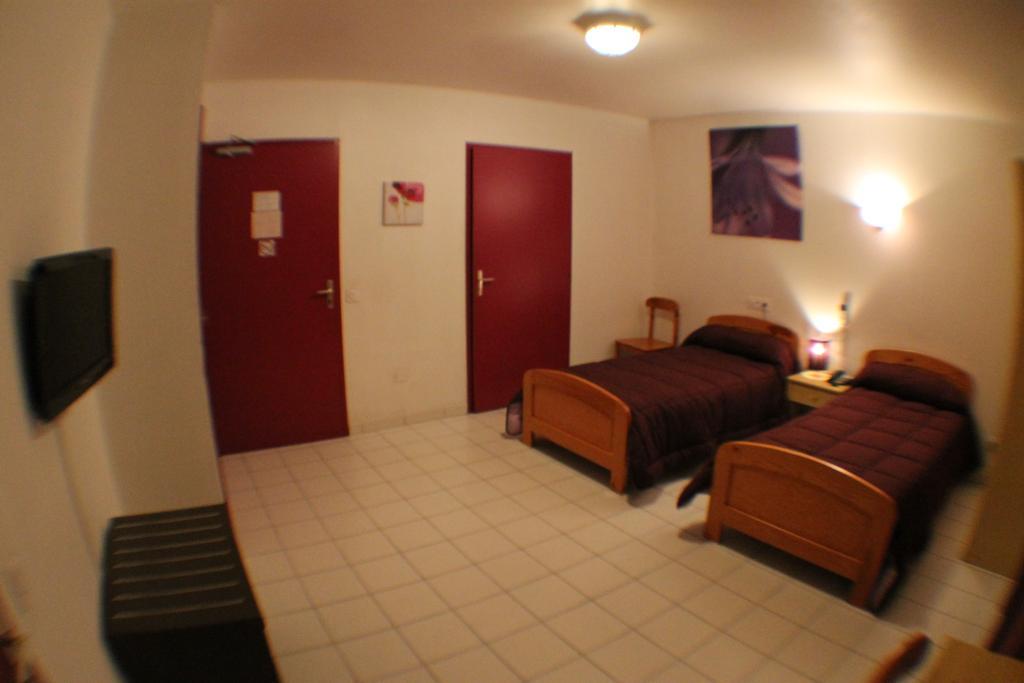 Hotel De La Pomme De Pin ヴュー・ブコー・レ・バン 部屋 写真